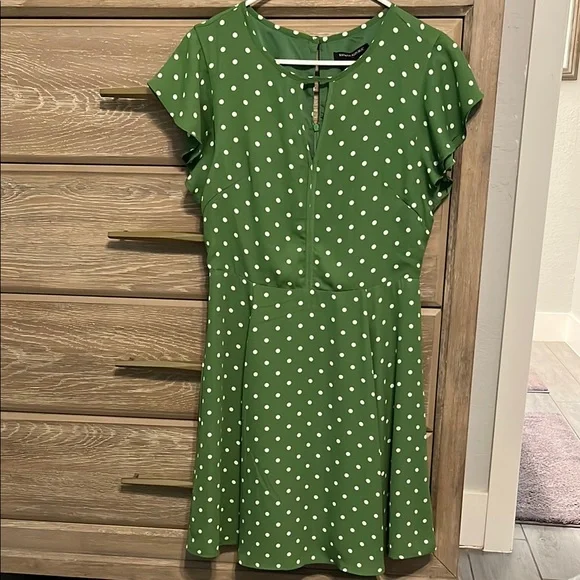 Banana Republic Chic Stylish Polka Dot Dress Green Size 6 NWT - Picture 1 of 5